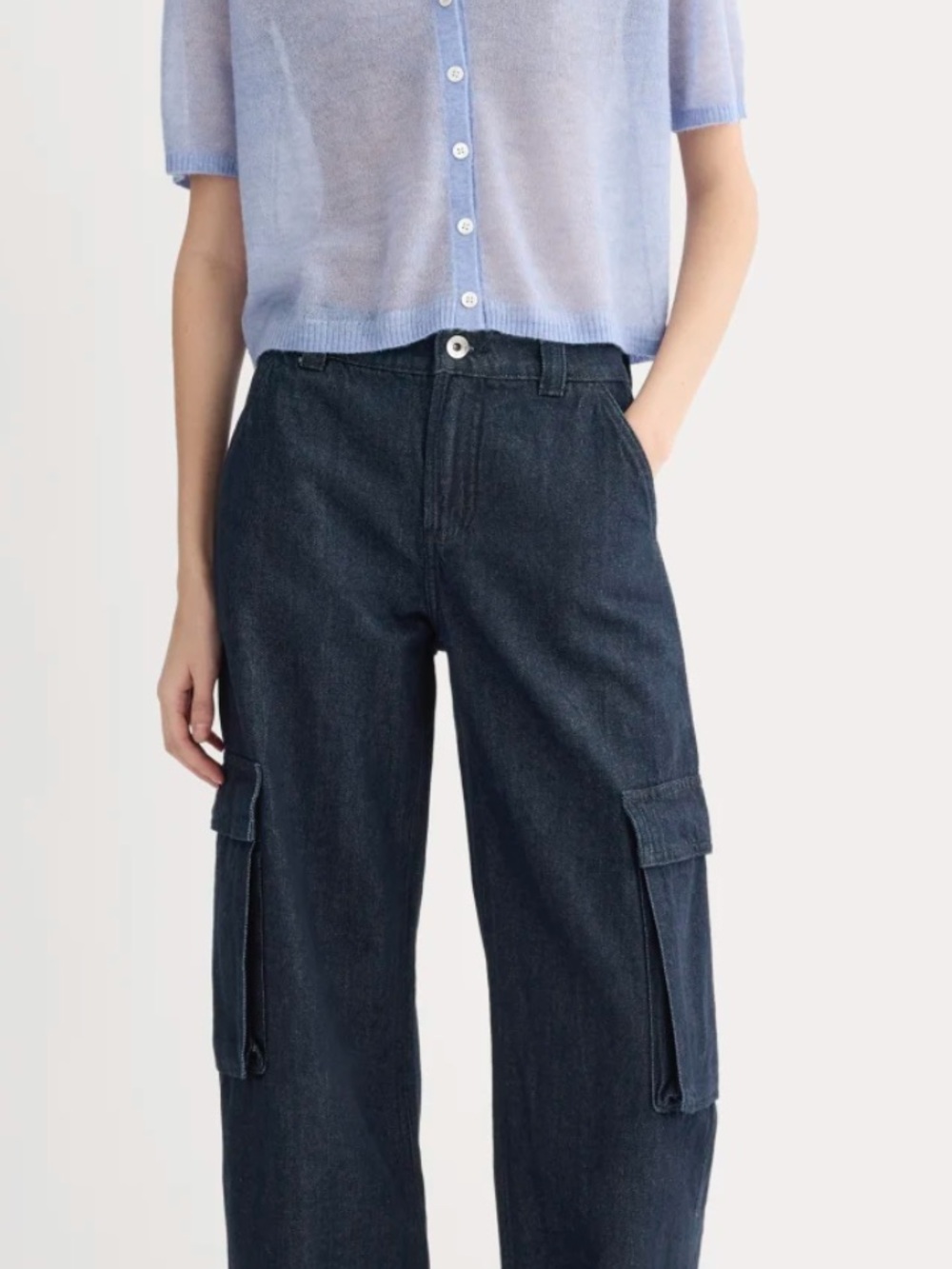Everlane Mid-Rise Cargo Jean, Size: 31
Color: Tungsten Rinse